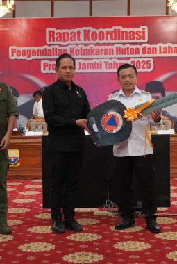 Rakor Karhutla Jambi 2025: Menteri LHK Apresiasi Upaya Pemprov dan Bantu Rp3,5 Miliar