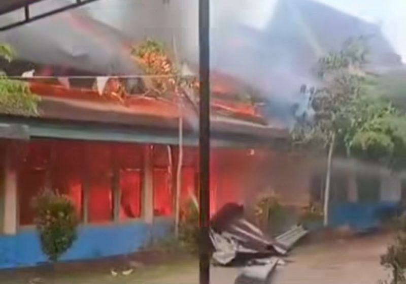 Foto: Tangkapan layar Kebakaran SMP 20 Kota Jambi
