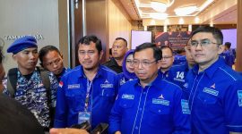 Foto: Herman Khaeron, Sekjend DPP Partai Demokrat di dampingi H. Mashuri, Ketua DPD Partai Demokrat Jambi serta para pengurus