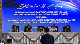 Foto: Mediasi Warga Bersama Pemprov Jambi, Ketua DPRD Provinsi Jambi, Pemkot Jambi, Pemkab Muaro Jambi Serta PT SAS.