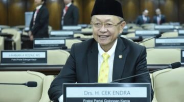 Foto: Drs. H. Cek Endra Anggota DPR RI Fraksi Golkar