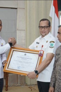 Layanan Keimigrasian MPP Kota Jambi Berbuah Prestasi, DPMPTSP Raih Penghargaan dari Ditjen Imigrasi