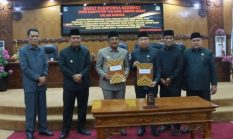 Bupati dan Wabup Hadiri Paripurna DPRD Pengambilan Keputusan Ranperda APBD Tanjab Barat 2026