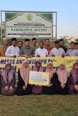 Reses di Muaro Jambi, Cek Endra Realisasikan Aspirasi Ponpes Barokatul Aulia Terima Bantuan TJSL