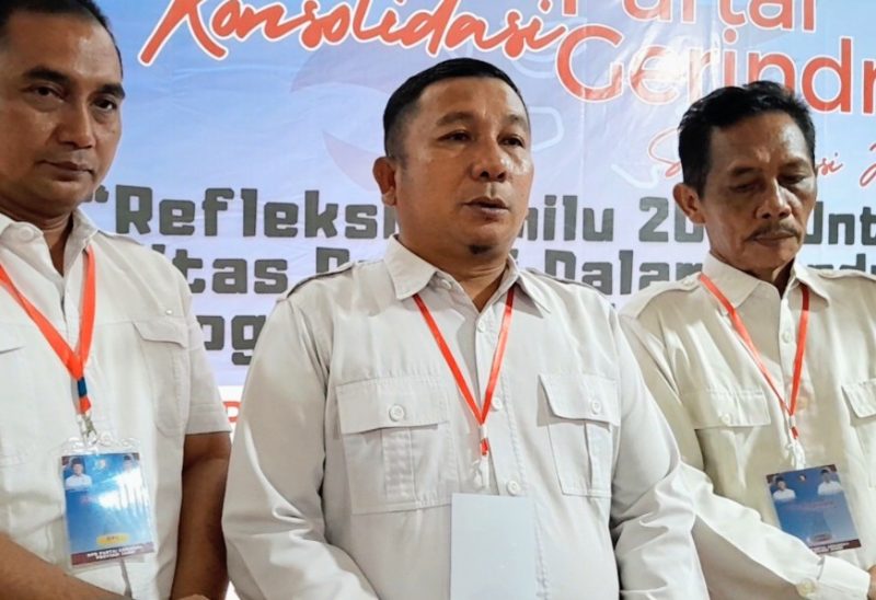 Foto: Ketua DPC Gerindra Tebo Pardamean Ritonga, S.Pd.I, Di dampingi Pengurus 