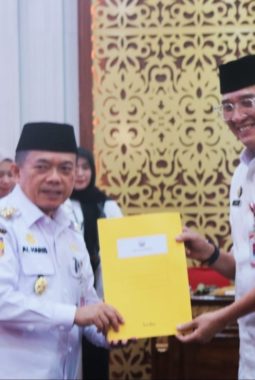 Perjanjian Kinerja 2026, Gubernur Al Haris Targetkan OPD Kerja Terukur dan Profesional